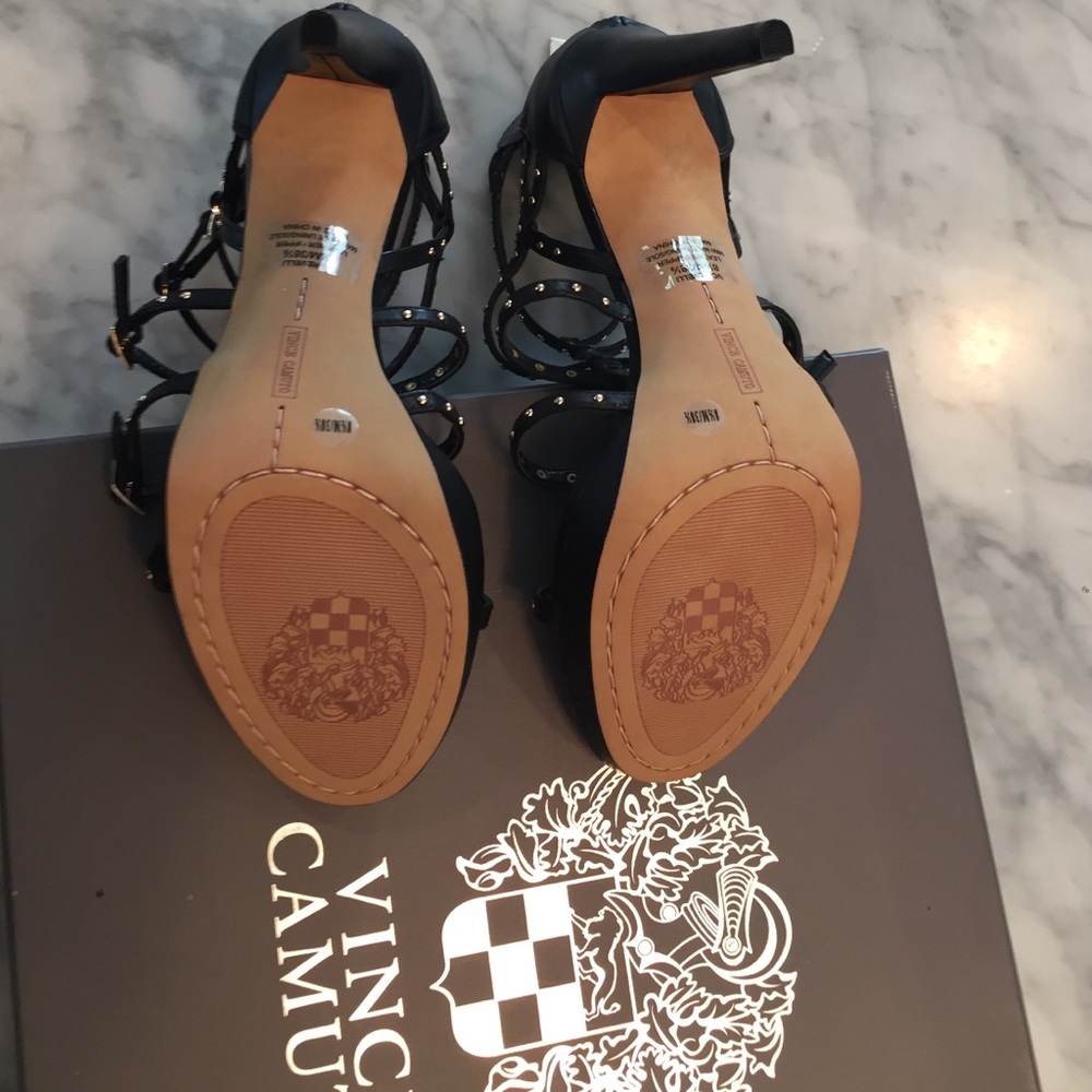 Black Vince Camuto heels leather upper 81/2 - Picture 4 of 4